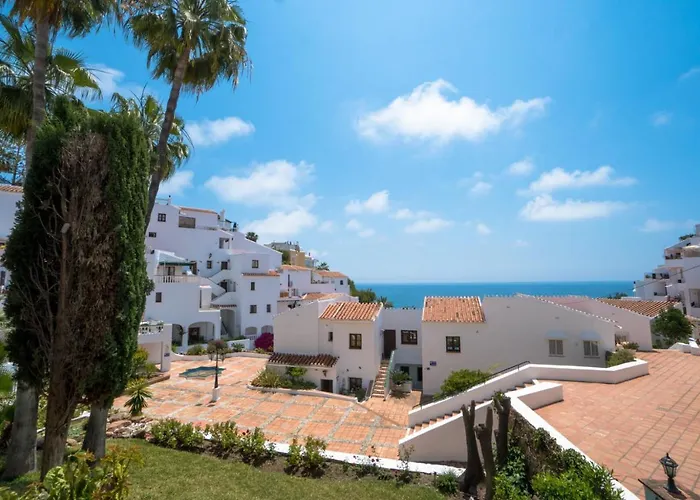 Апартаменти Capistrano Playa 410 Menyber Нерха